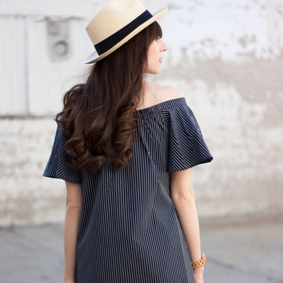 NWOT Banana Republic Off the Shoulder Dress - Picture 3 of 4